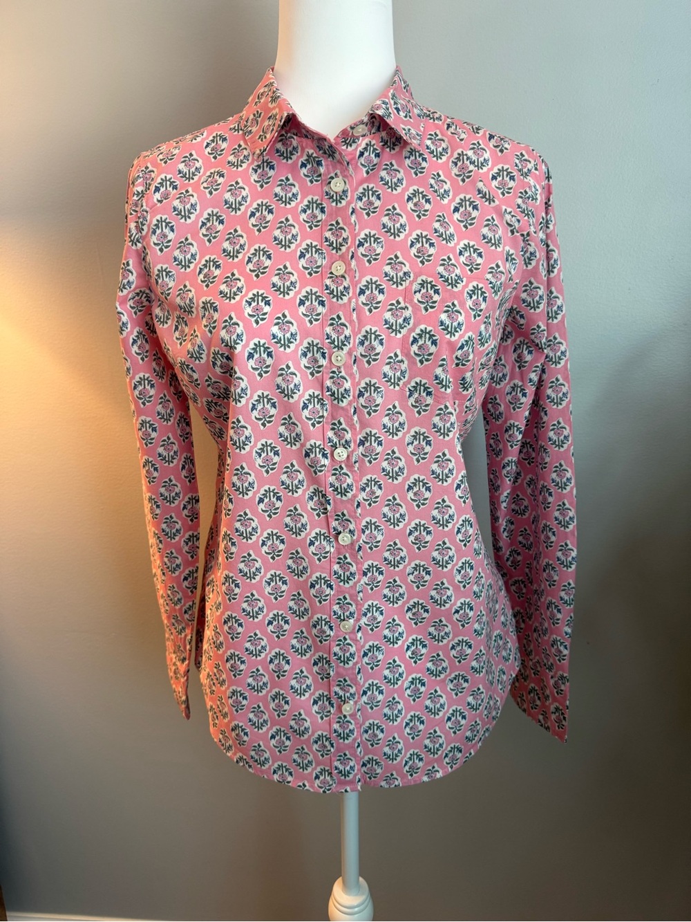 Western Style Pink Floral-Print Long-Sleeve Button-Up Women’s Shirt - Size